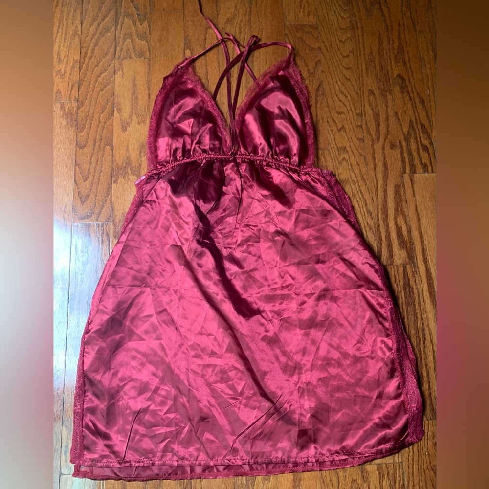 Women’s Burgundy Night Gown Size 2XL